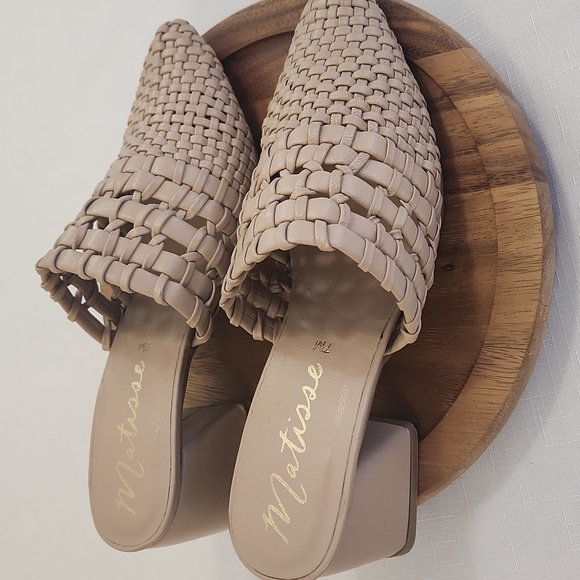 Matisse Lexie Mules Slides. Size 7 - Picture 4 of 10